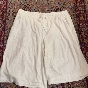 White linen blend Lane Bryant culottes, size 26